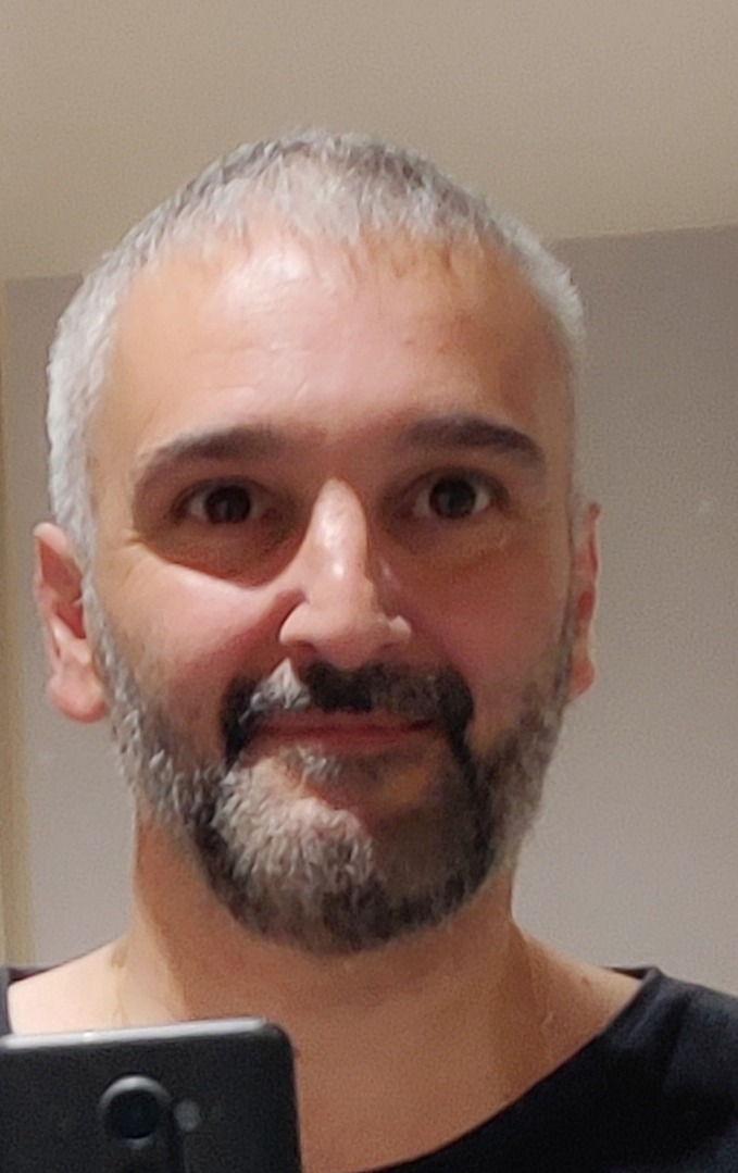 Perfil de Tayeb
